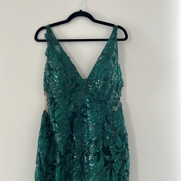 JOVANI Women Sequin Sleeveless Long Olive Oil Evening Gown Size 14 - Picture 5 of 14